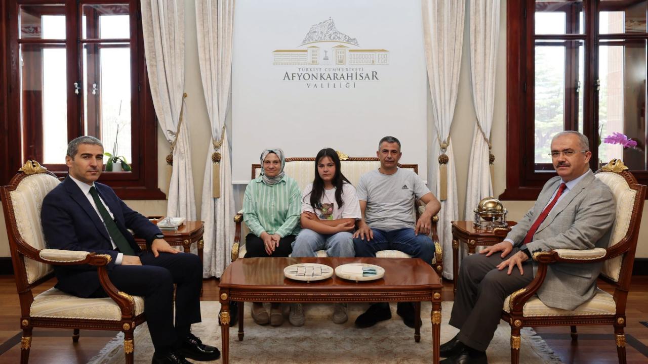 Şehit Yakınları Ve 15 Temmuz Gazisi Vali Dr. Naci Aktaş’ı Ziyaret Etti