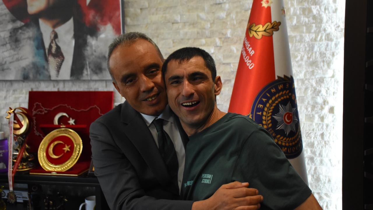 Serebral Palsili Fatih Müdür Erol’un Desteğiyle Ayağa Kalktı