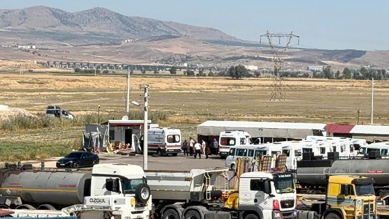 Son Dakika: Afyon'da Minibüs Durağına Kurşun Yağdı!