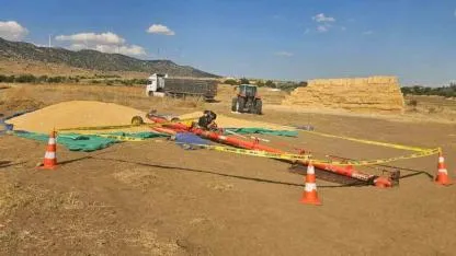 Üzerine Tarım Aleti Devrilen Genç Hayatını Kaybetti!