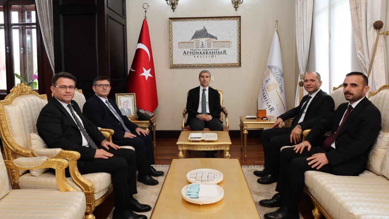 Vali Aktaş, Ankara ve İstanbul'dan Gelen Konuklarını Makamında Ağırladı