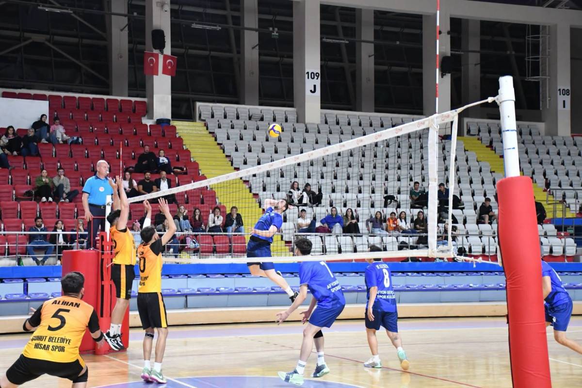Afyonkarahisar’da Büyük Erkekler Voleybol Müsabakaları Tamam
