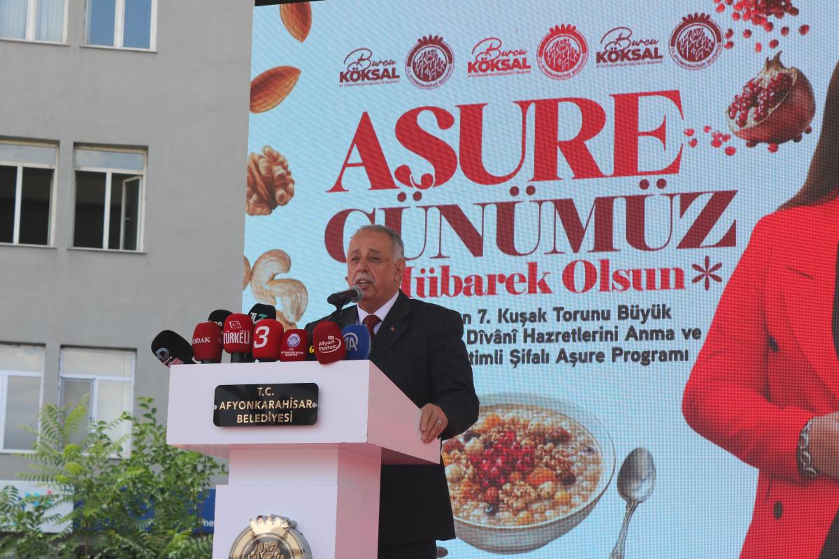 Afyonkarahisar’da Asırlık Gelenek: 40 Hatimli Şifalı Aşure Vatandaşa İkram Edildi