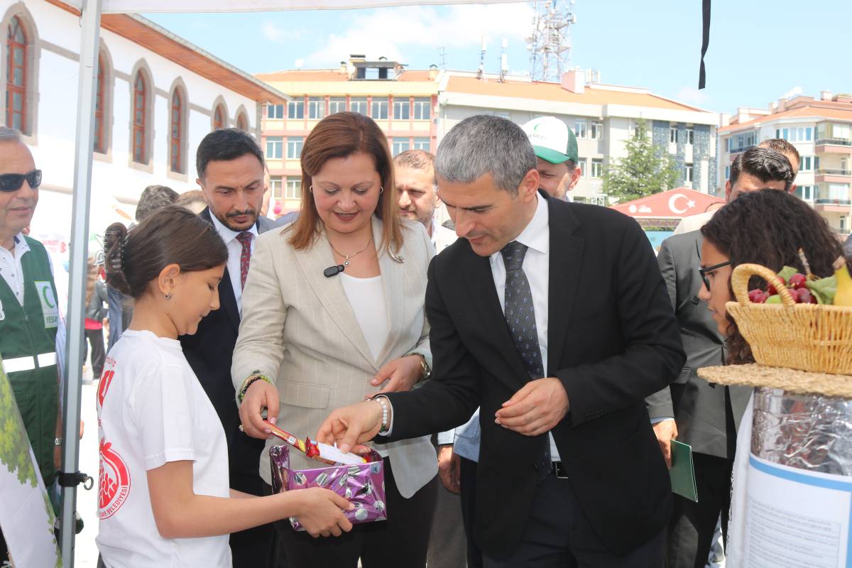 Afyonkarahisar’da Sağlıklı Yaşam Ligi Coşkusu: Şampiyonlar Ödüllerini Aldı