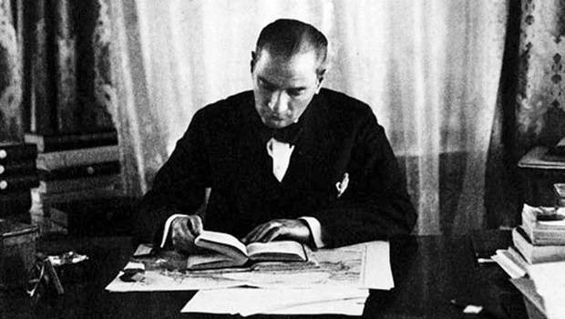 Atatürk'ün Yazdığı İlk Kitap Nedir?
