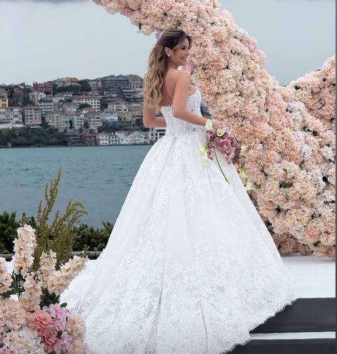 Hande Canpolat ve Cemil Bulduk evlendi! İşte Four Seasons'taki görkemli düğünün detayları