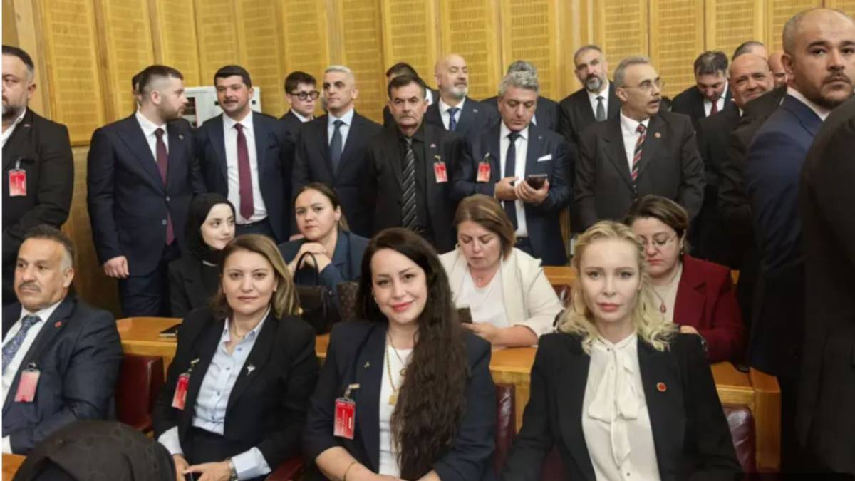 İbrahim Tatlıses'in eski eşi Ayşegül Yıldız kimdir? Hayatı, çocukları,  gençliği ve MHP'ye katılımı - Afyon Türkeli Gazetesi