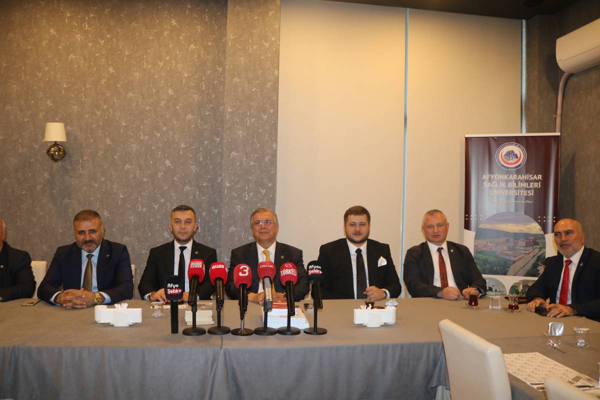 Yeniden Refah Partisi Afyon'da Gündemi Değerlendirdi: Çiftçi, Eğitim Ve Eber Gölü Masada