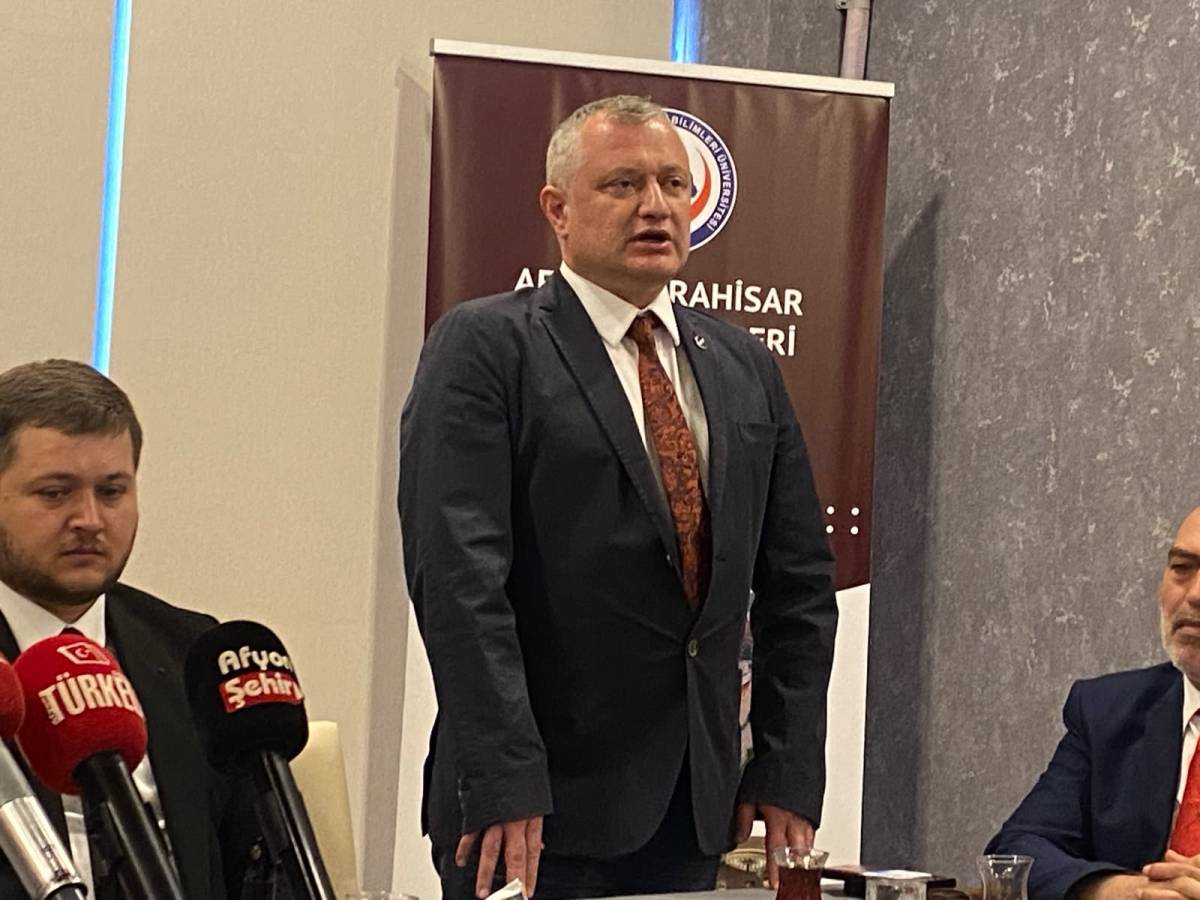 Yeniden Refah Partisi Afyon'da Gündemi Değerlendirdi: Çiftçi, Eğitim Ve Eber Gölü Masada