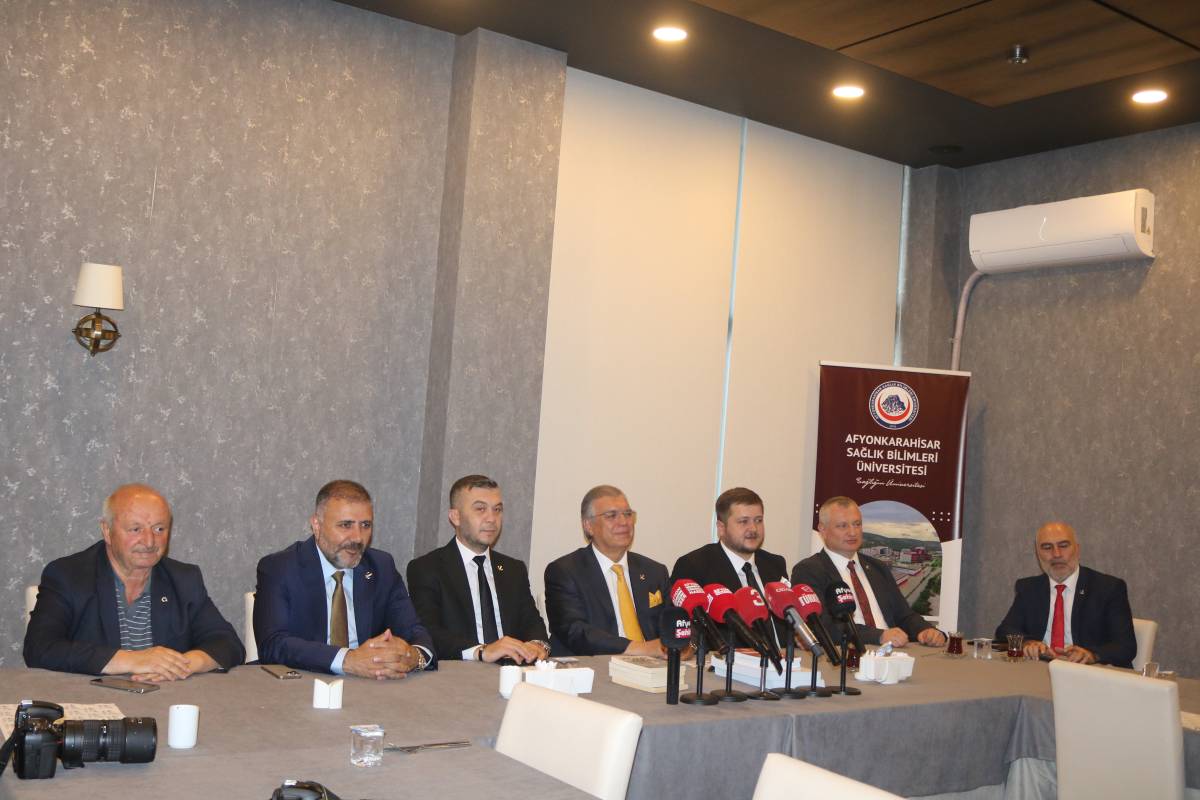 Yeniden Refah Partisi Afyon'da Gündemi Değerlendirdi: Çiftçi, Eğitim Ve Eber Gölü Masada