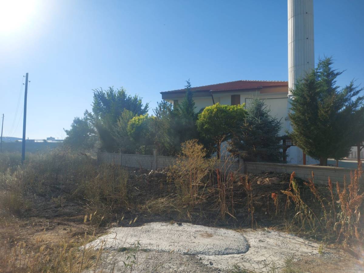 Afyonkarahisar’da Otluk Alanda Yangın Paniği: TOMA’lar Destek Verdi