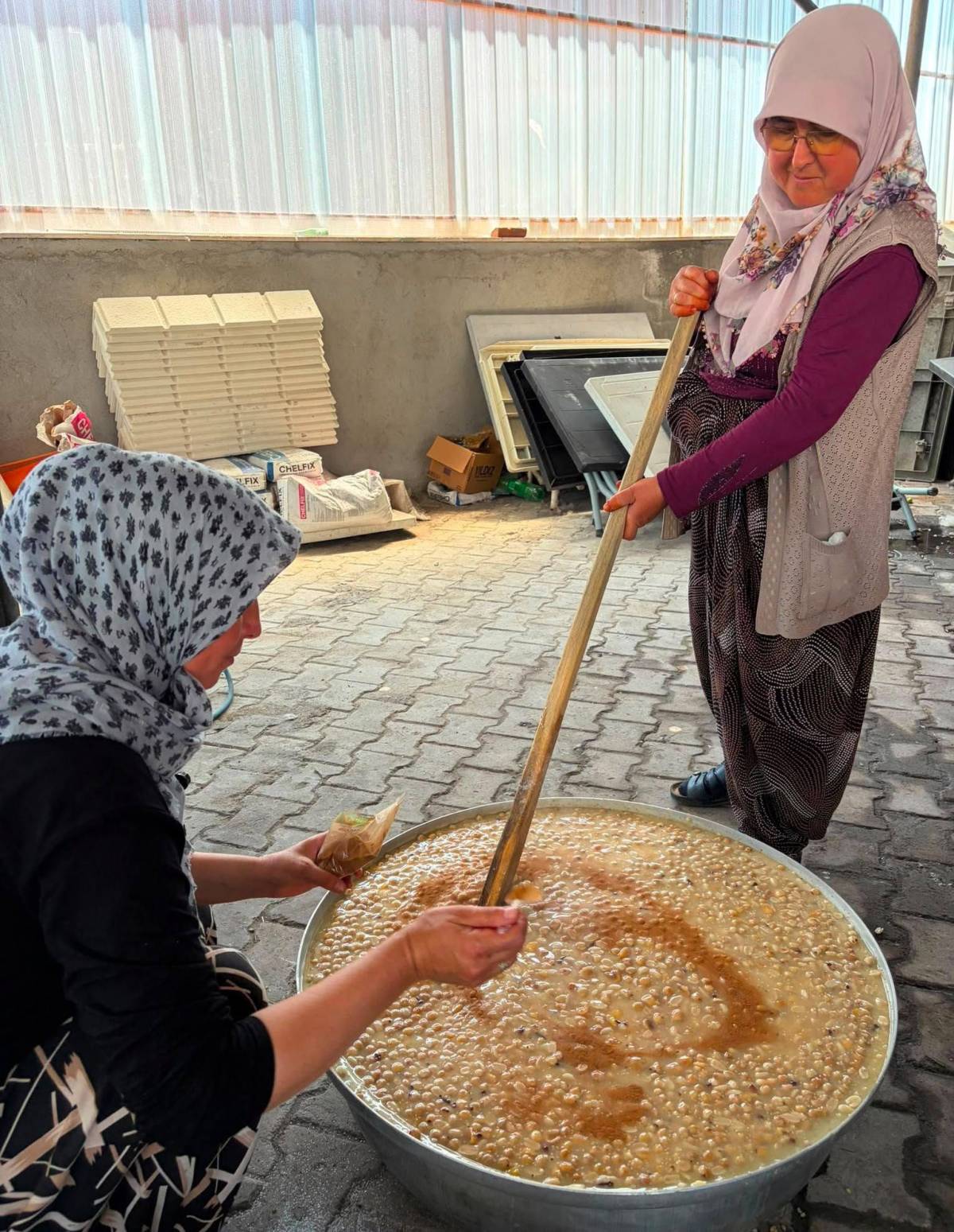 İhsaniyeli Kadın Çiftçilere
