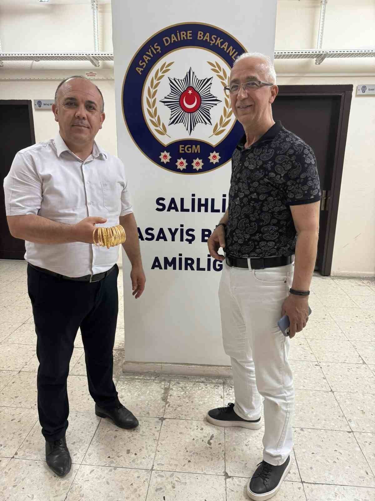 Salihli'de Kuyumcuda Kapkaç: 2,5 Milyon Liralık Altınla Yakalandı