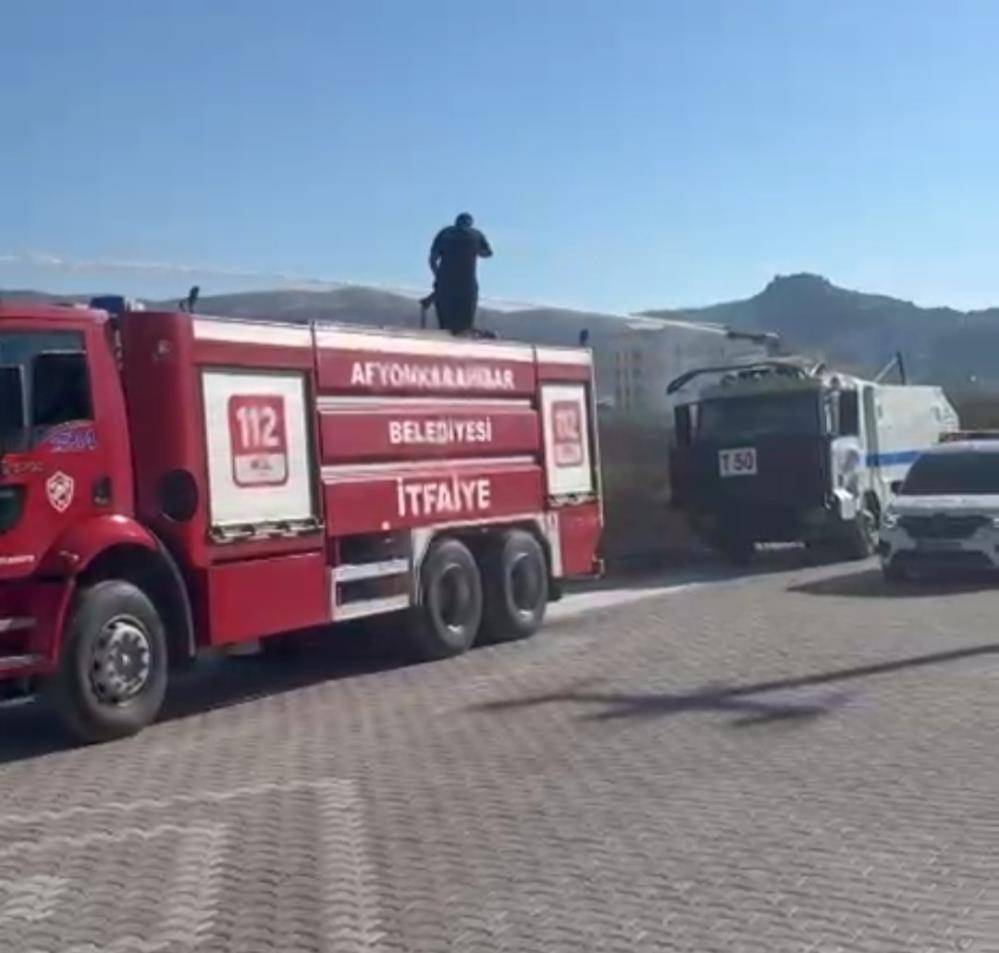 Afyonkarahisar’da Otluk Alanda Yangın Paniği: TOMA’lar Destek Verdi