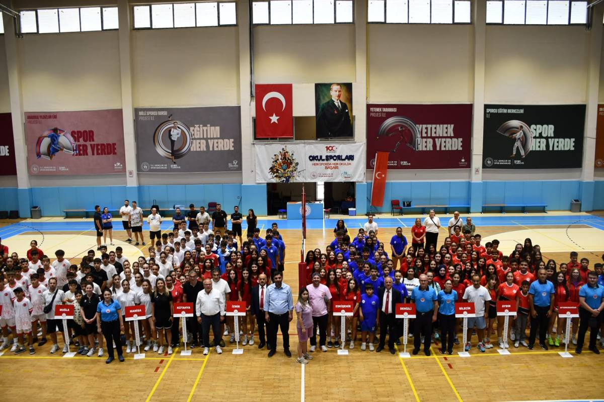 Anadolu Yıldızlar Ligi Voleybol 1. Etap 2. Grup Müsabakaları Afyonkarahisar’da Başladı
