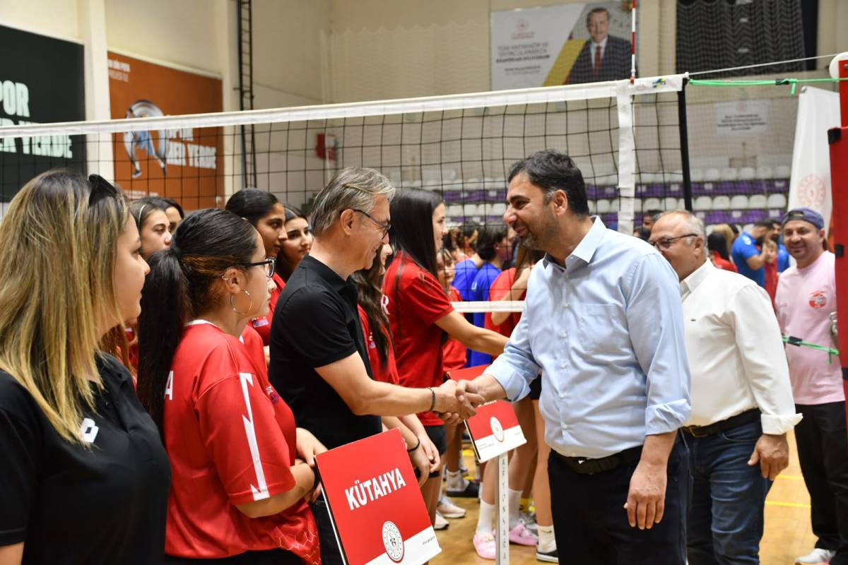 Anadolu Yıldızlar Ligi Voleybol 1. Etap 2. Grup Müsabakaları Afyonkarahisar’da Başladı